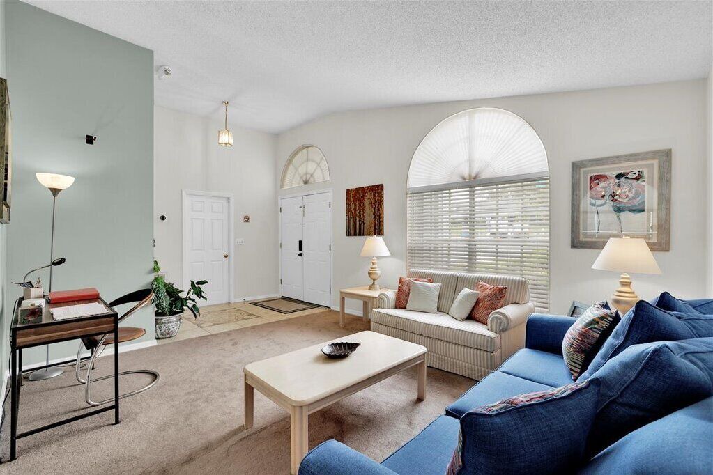 Photo of Livingroom in Sunridge Woods