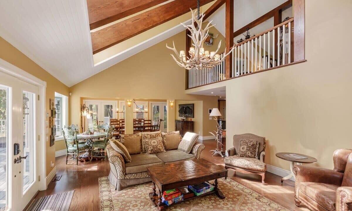 Photo of Bedroom in Muskoka Lakes