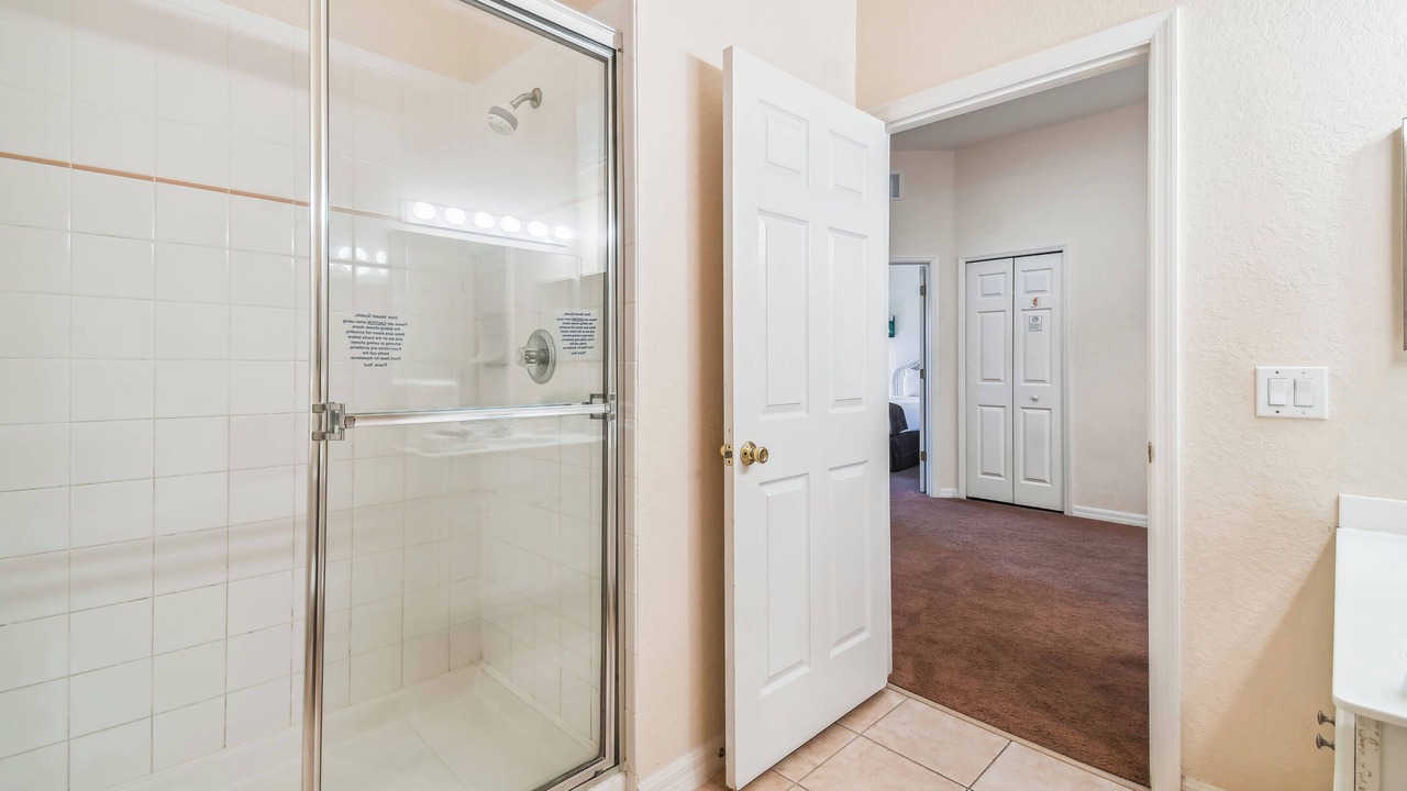 Photo of Bathroom in Bahama Bay