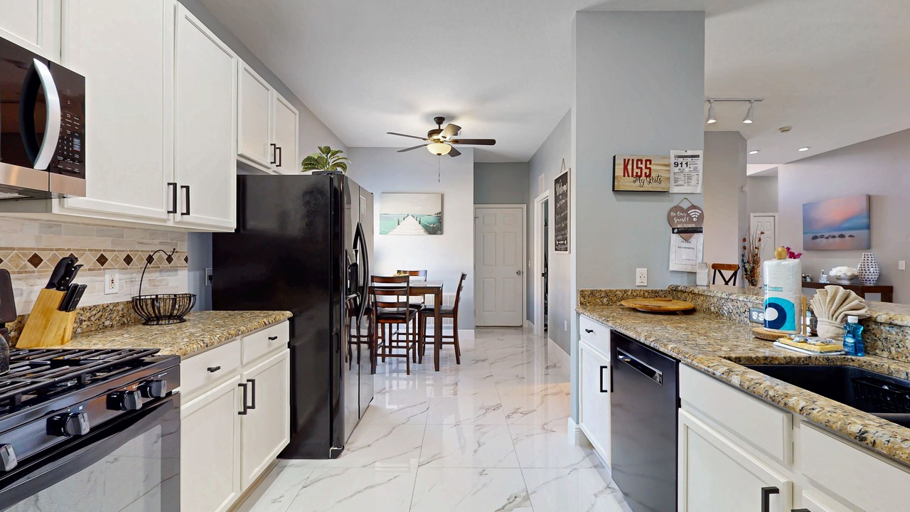 Photo of Kitchen in Crescent Lakes
