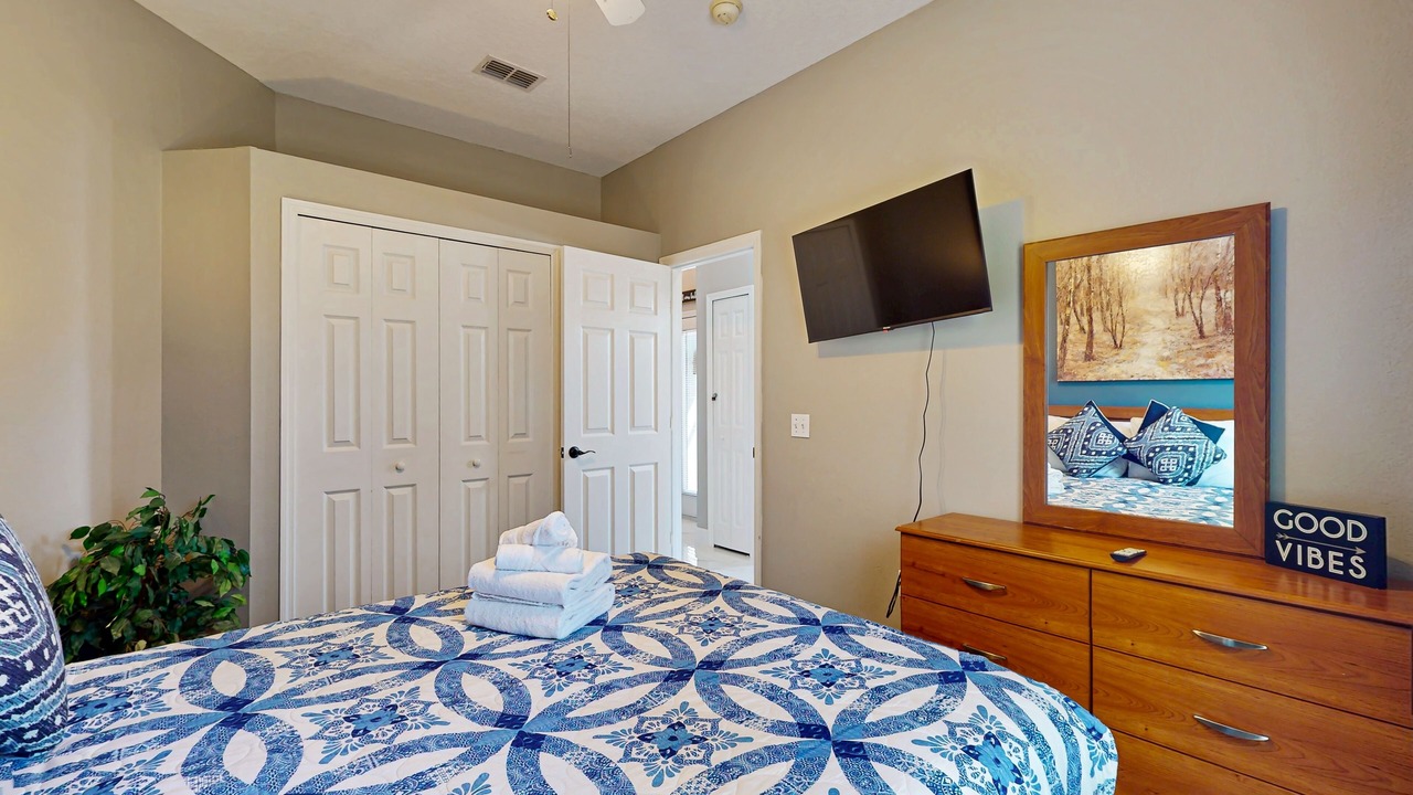 Photo of Bedroom in Crescent Lakes