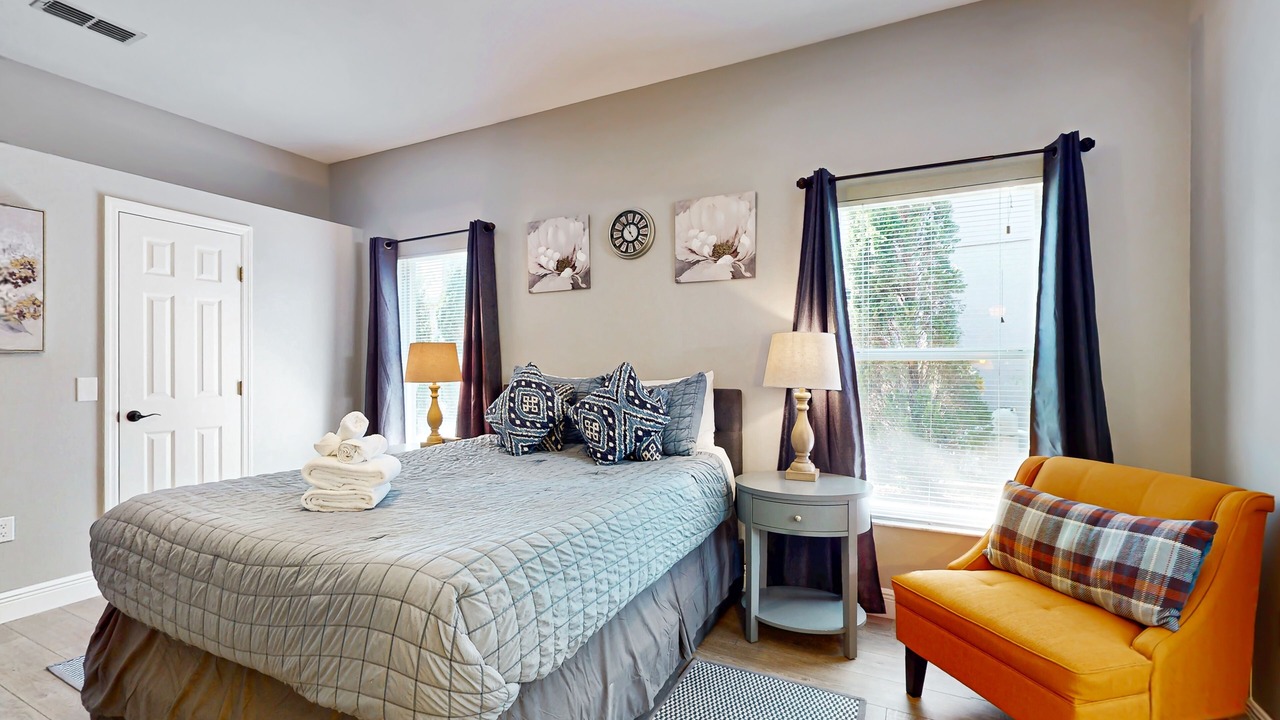 Photo of Bedroom in Crescent Lakes