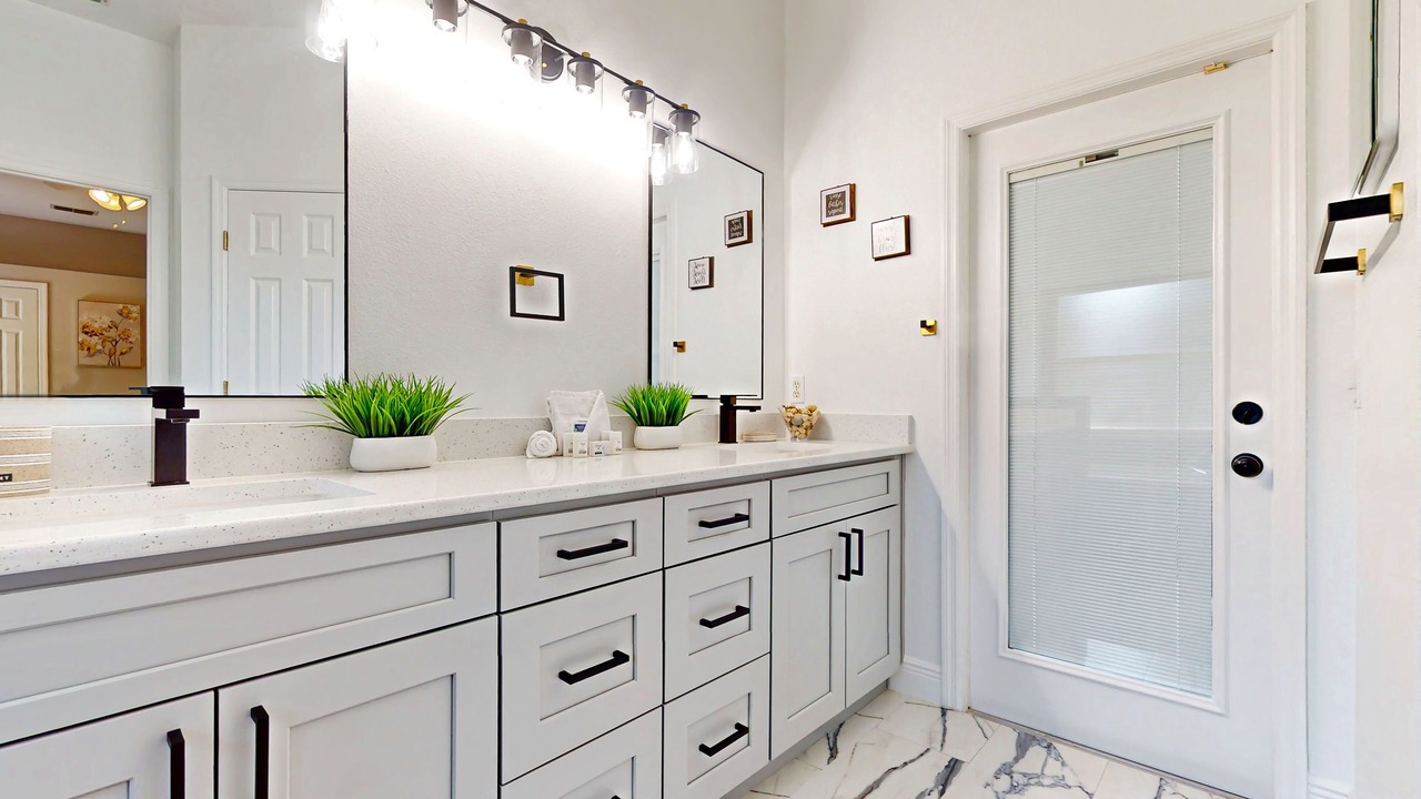 Photo of Bathroom in Crescent Lakes
