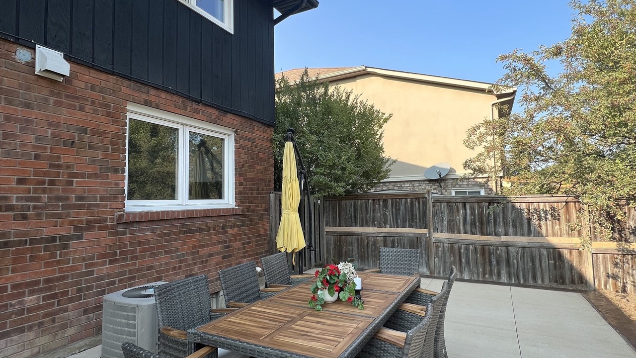 Photo of Outdoor in Clarkson-Lorne Park