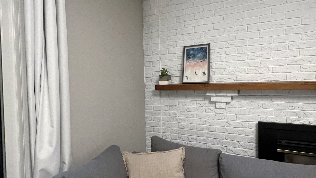 Photo of Livingroom in Clarkson-Lorne Park