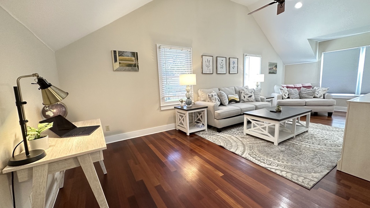Photo of Livingroom in Southern Oaks