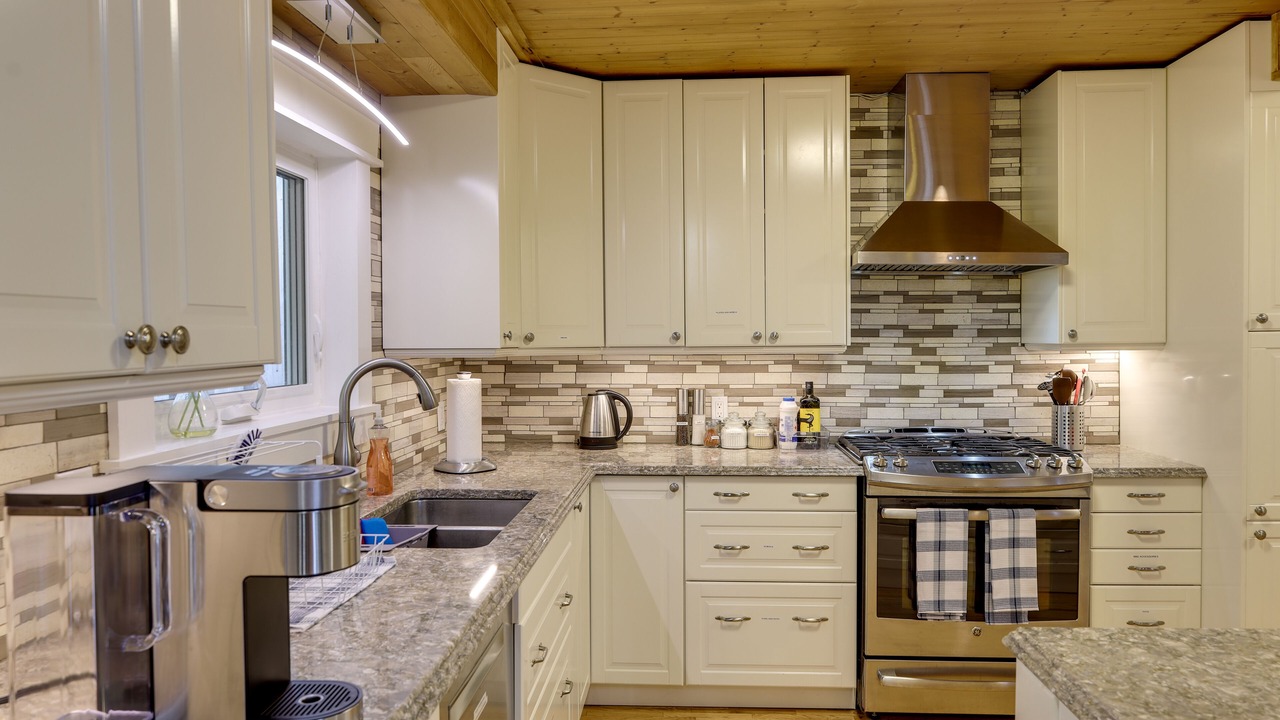 Photo of Kitchen in Victoria Harbour