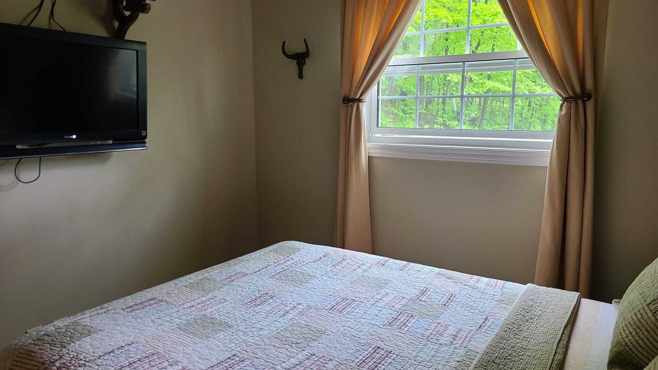 Photo of Bedroom in Lake of Bays