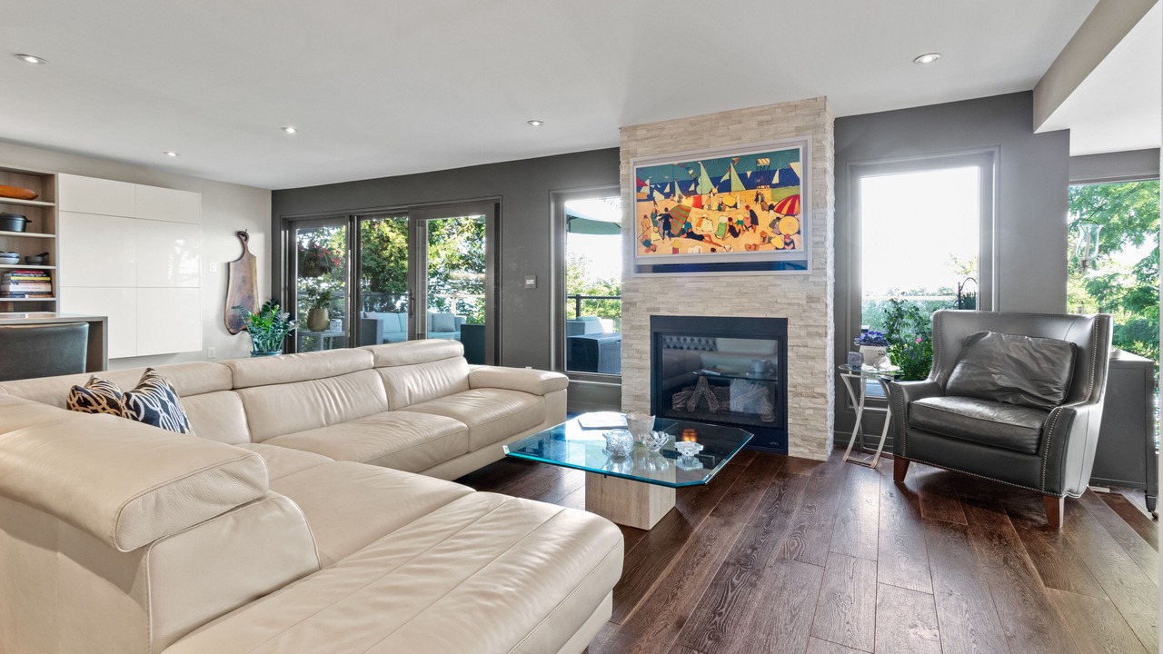 Photo of Livingroom in Aldershot