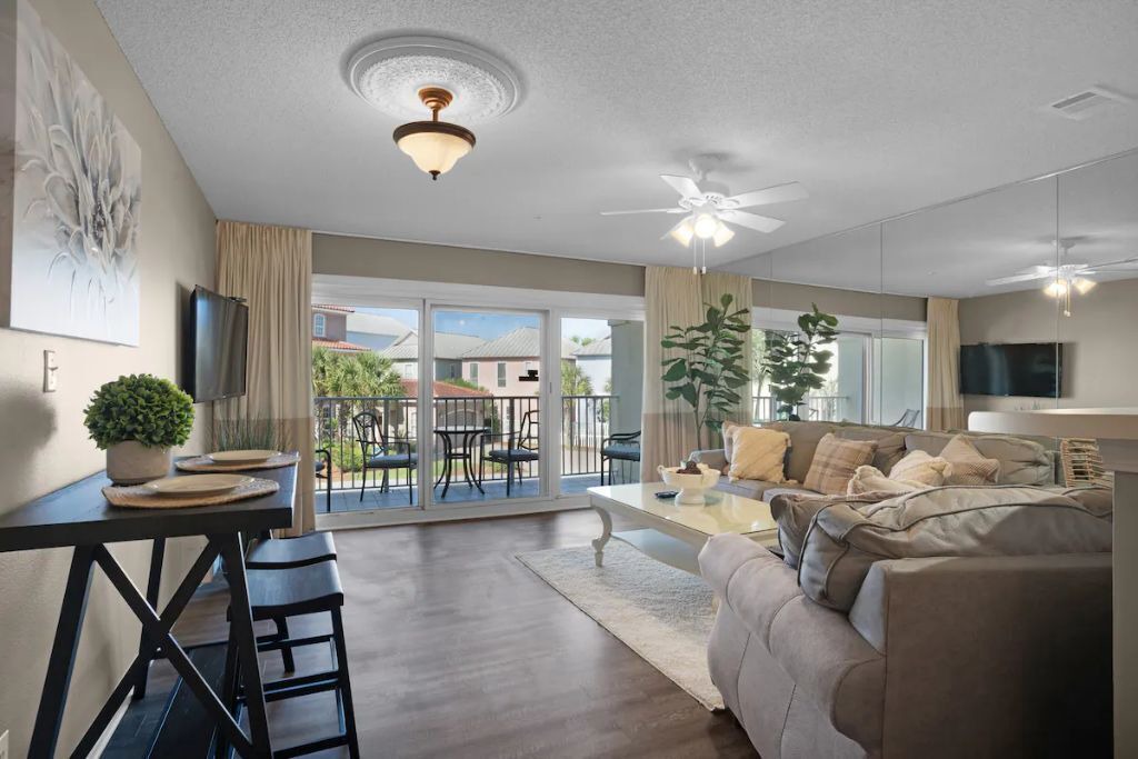 Photo of Others in Avalon Beach Estates