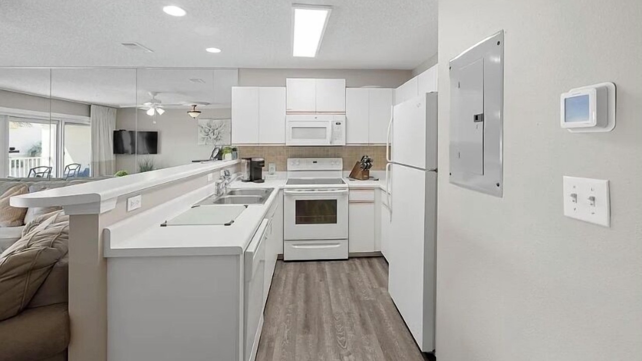 Photo of Kitchen in Avalon Beach Estates