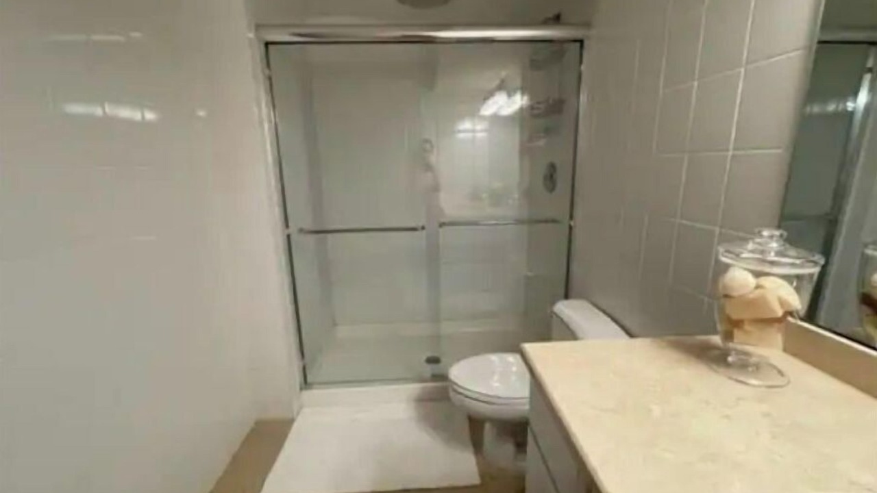Photo of Bathroom in Eatons Neck