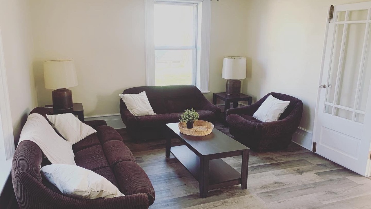 Photo of Livingroom in Loyalist