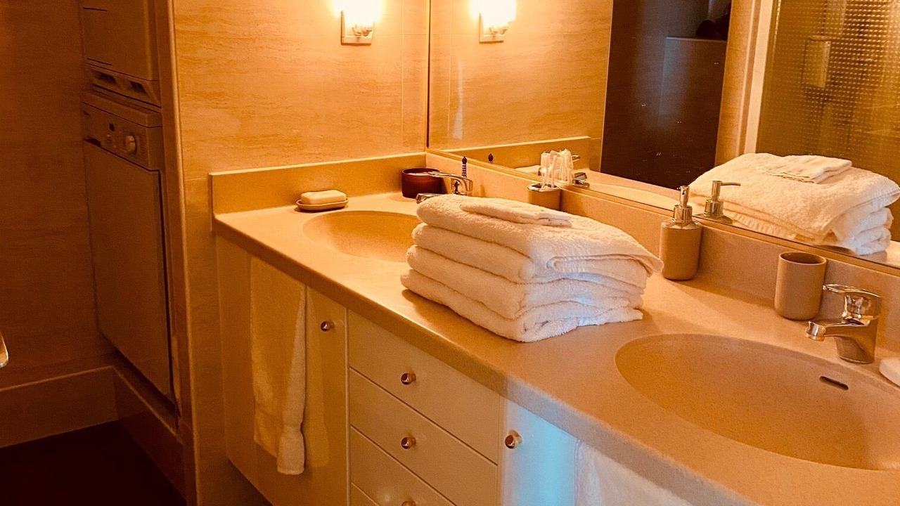 Photo of Bathroom in Puteaux