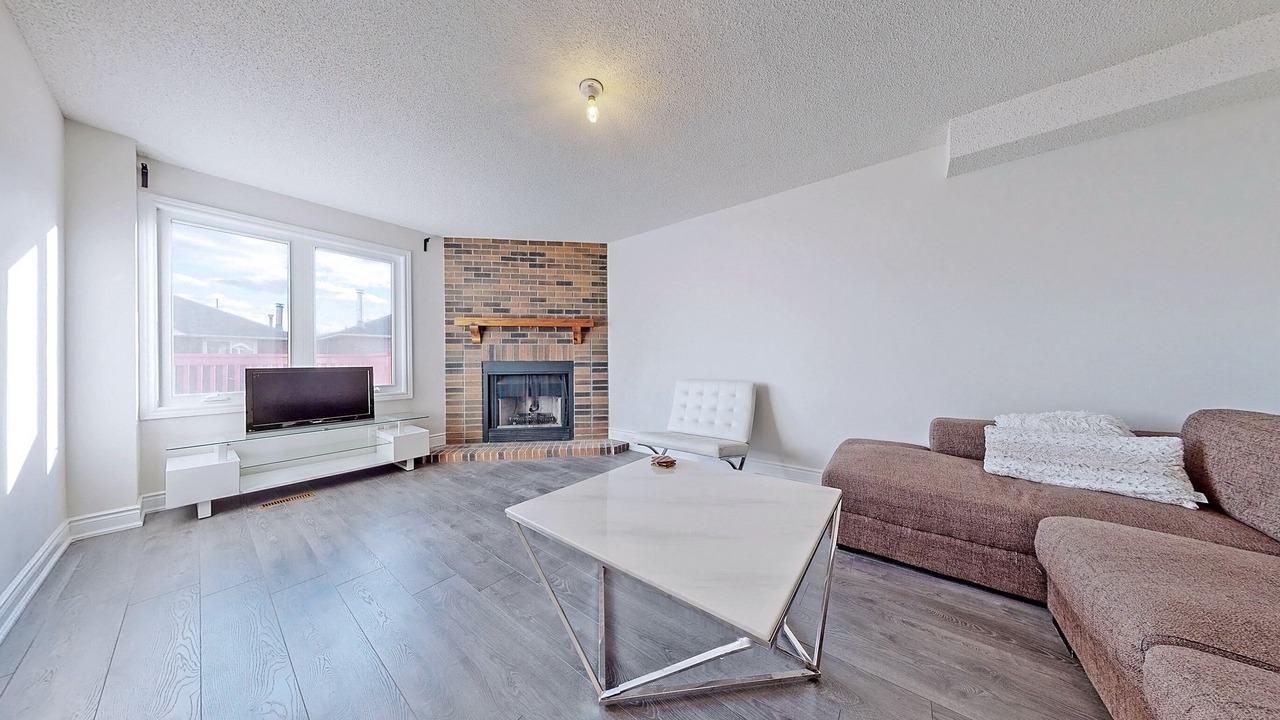 Photo of Livingroom in Seven Oaks