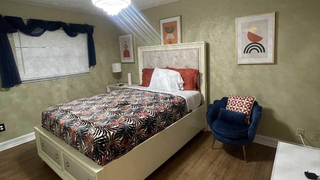 Photo of Bedroom in Florida Center