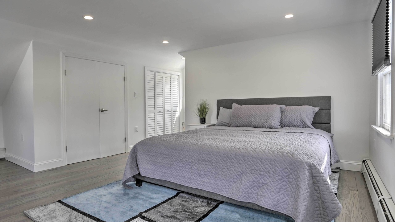 Photo of Bedroom in Bellmore