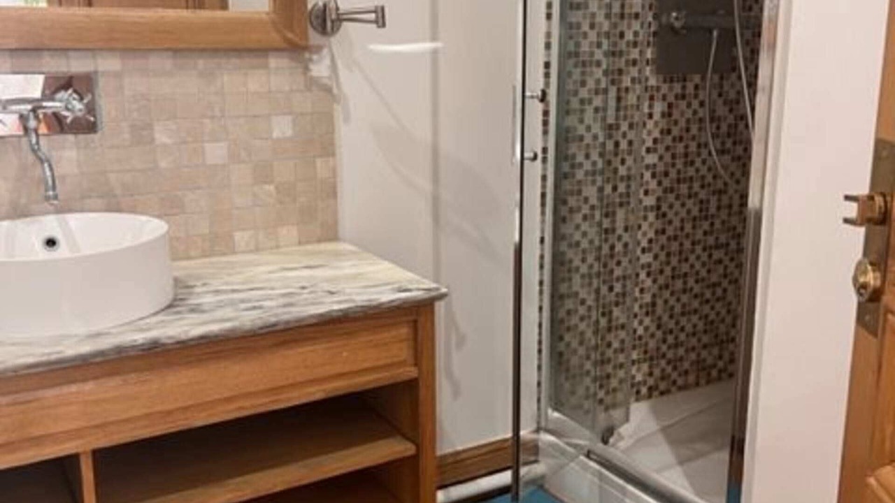 Photo of Bathroom in Republique–Point-du-Jour
