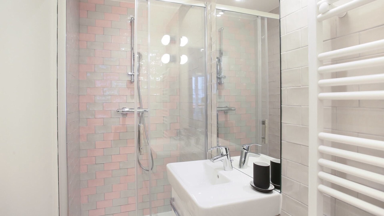 Photo of Bathroom in Quartier du Faubourg-Montmartre