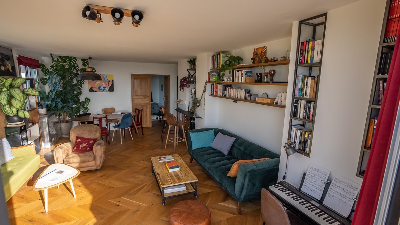 Photo of Livingroom in Combat