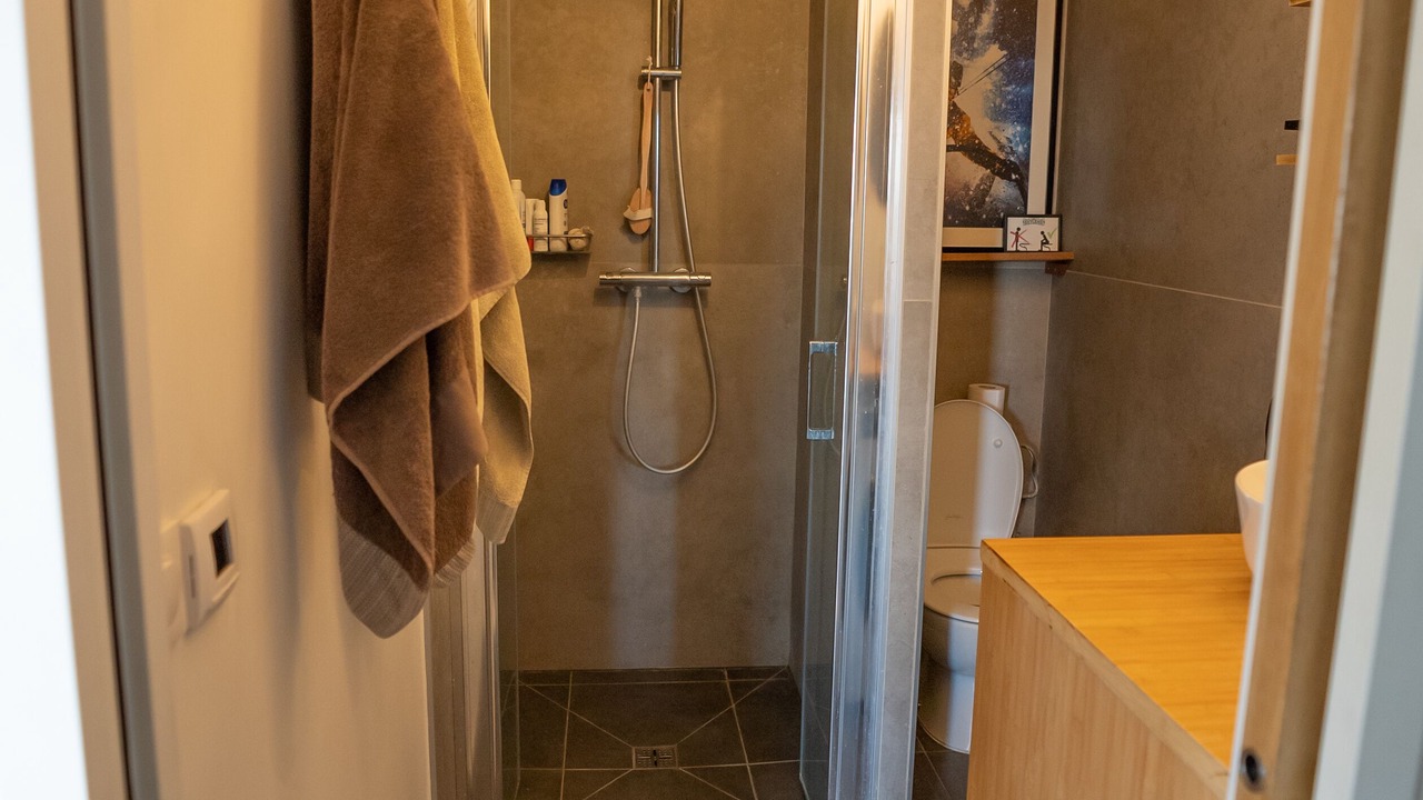 Photo of Bathroom in Combat