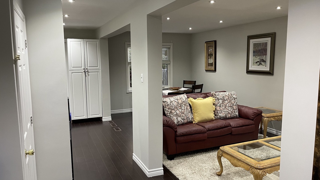 Photo of Livingroom in Brampton West