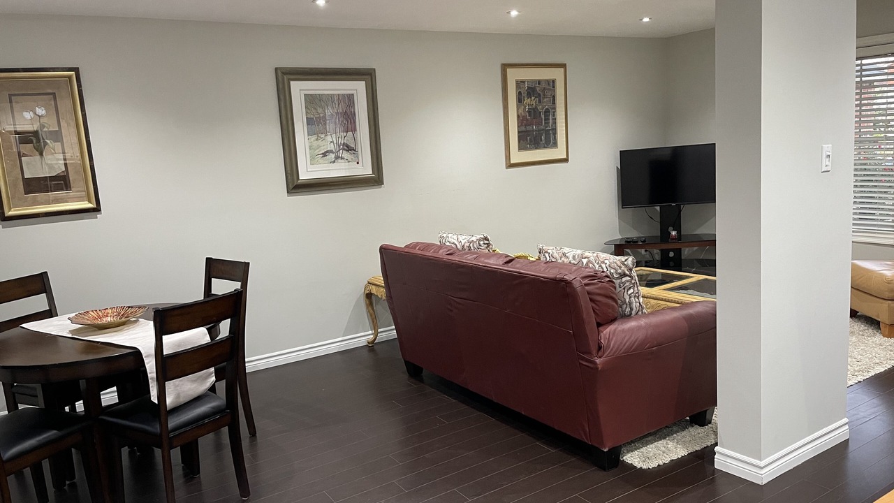 Photo of Livingroom in Brampton West