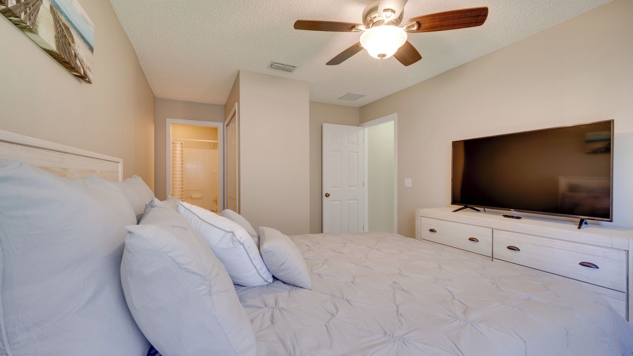 Photo of Bedroom in Seasons
