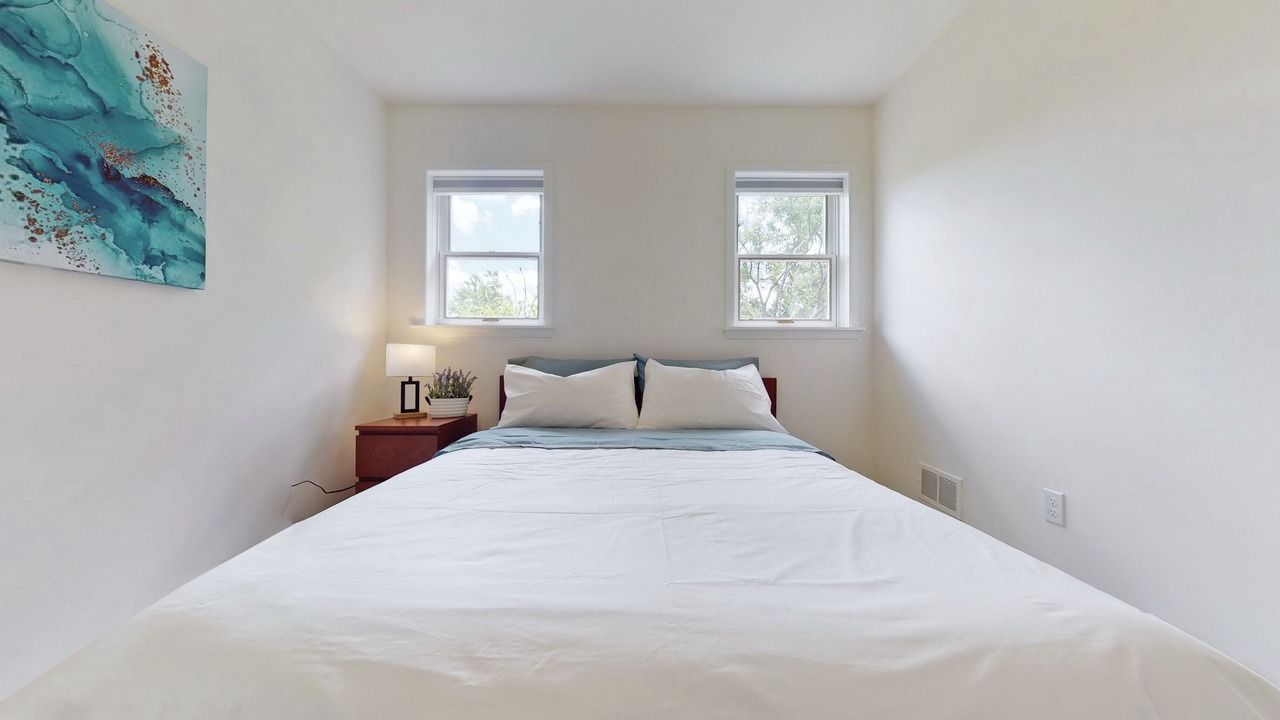 Photo of Bedroom in King