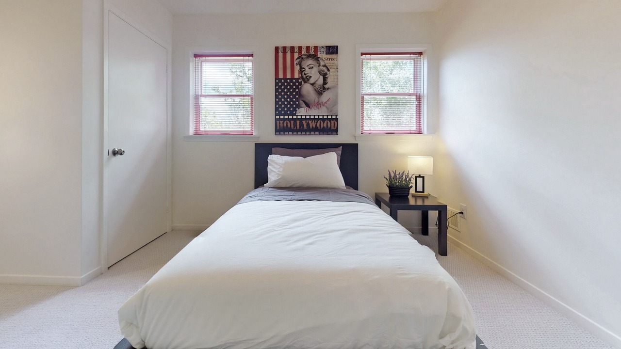 Photo of Bedroom in King