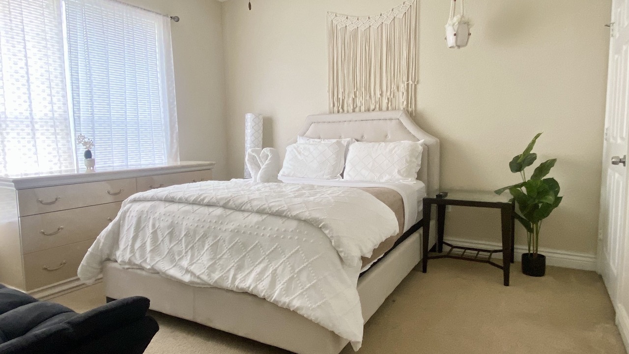 Photo of Bedroom in Oak Ridge
