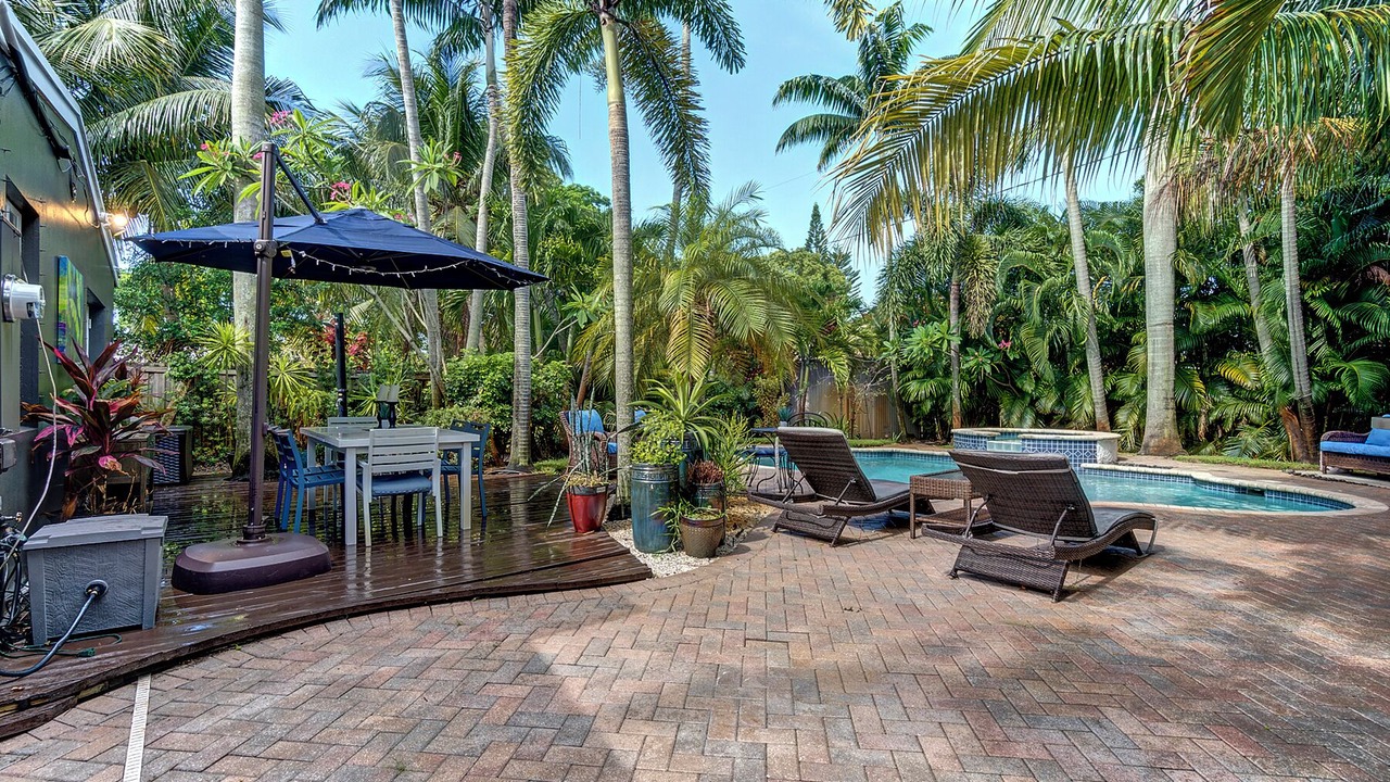 Photo of Outdoor in Poinsettia Heights