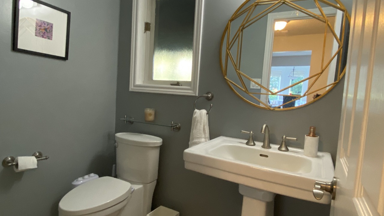 Photo of Bathroom in York Regional Municipality