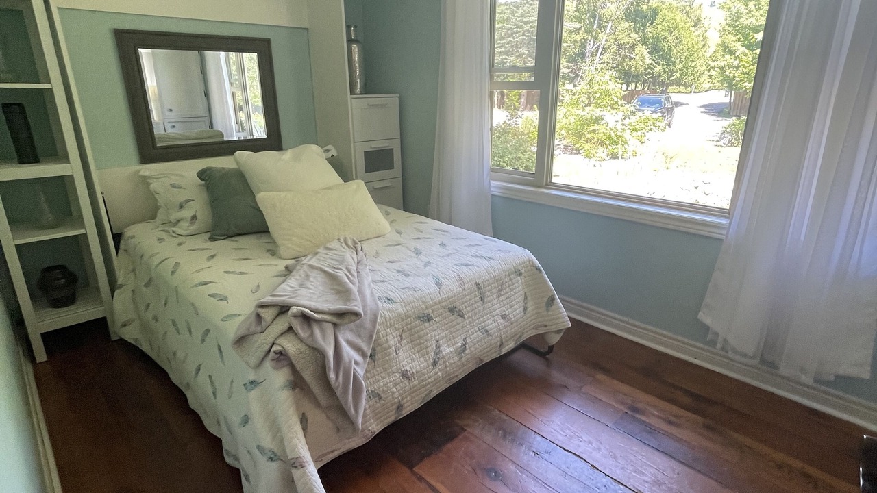 Photo of Bedroom in Creemore
