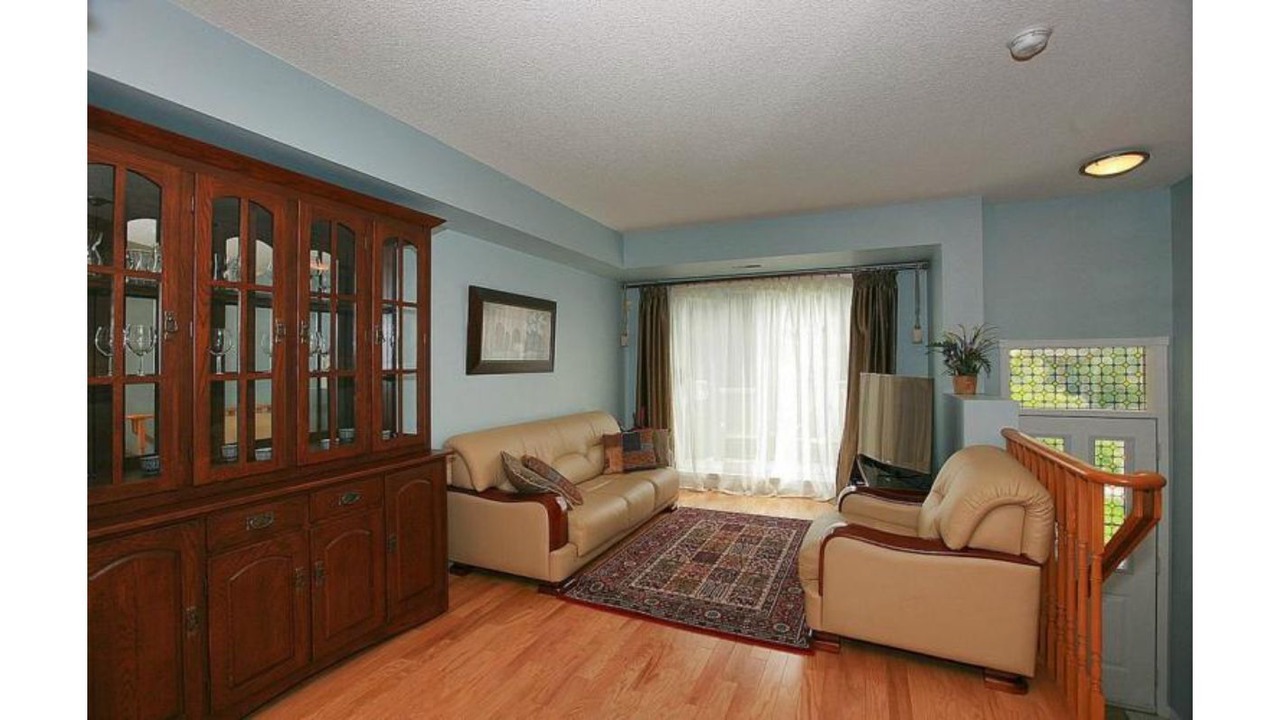 Photo of Livingroom in Willowdale