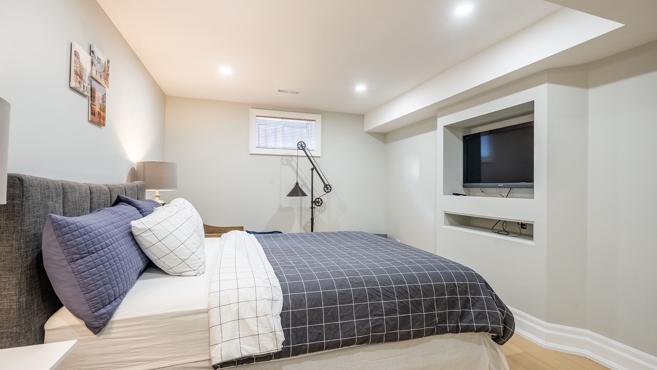 Photo of Bedroom in Lakeview