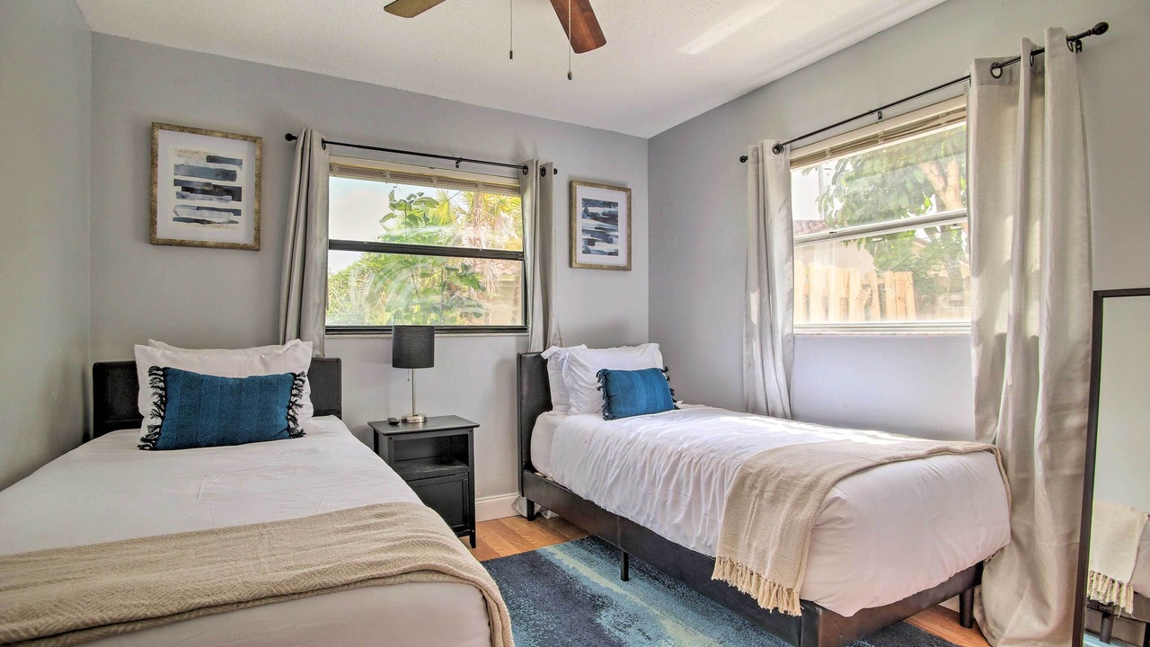 Photo of Bedroom in Lauderhill