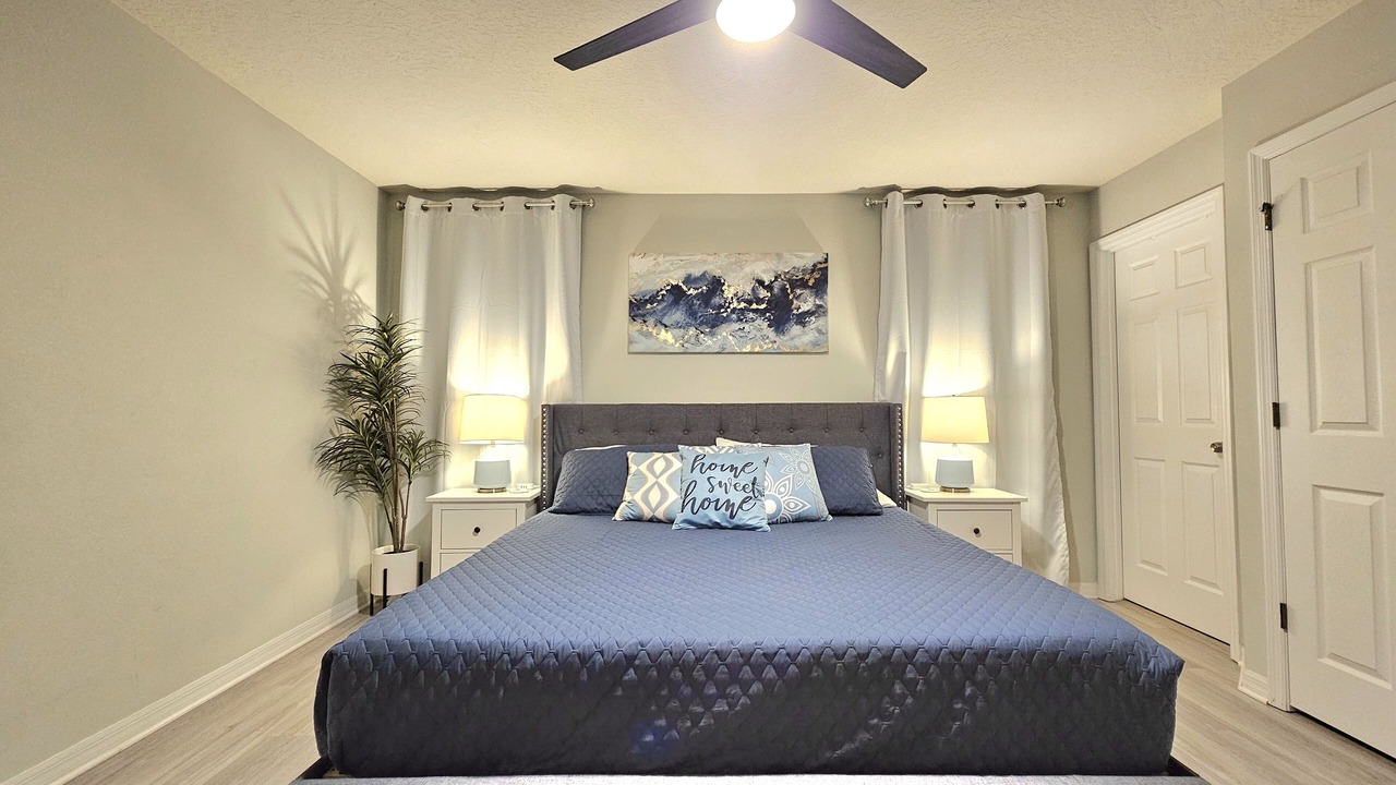 Photo of Bedroom in Sunset Lakes