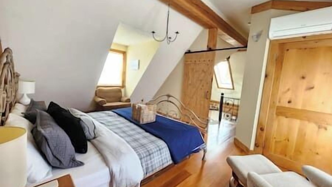 Photo of Bedroom in Kincardine
