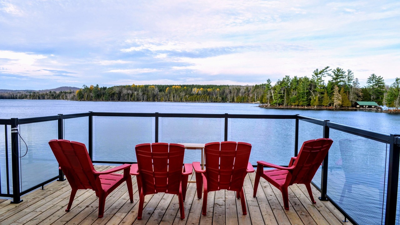 Photo of Patio Balcony in Lake of Bays