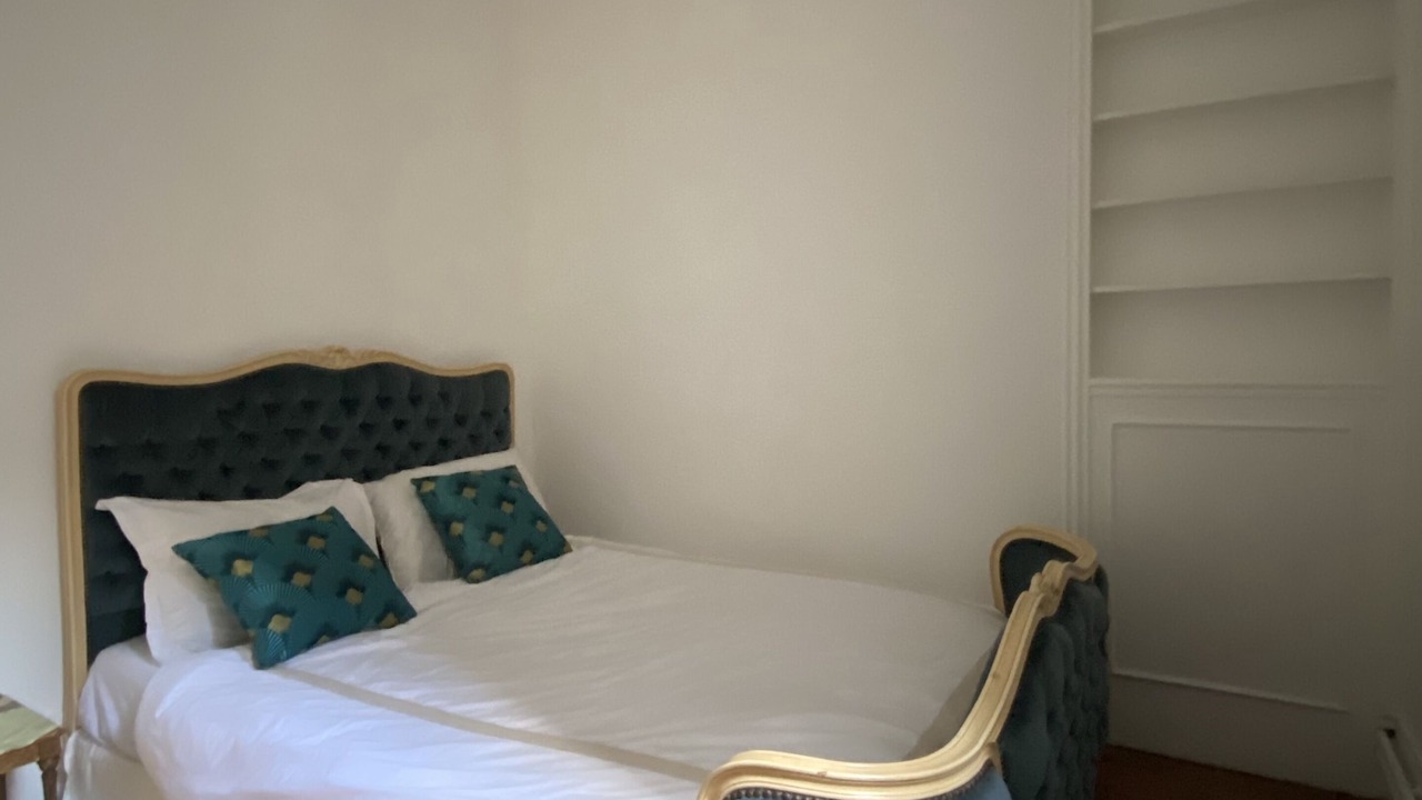 Photo of Bedroom in 4th Arrondissement