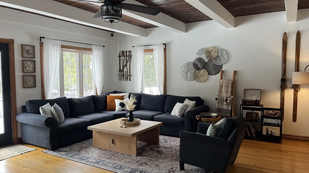 Photo of Livingroom in Chatsworth
