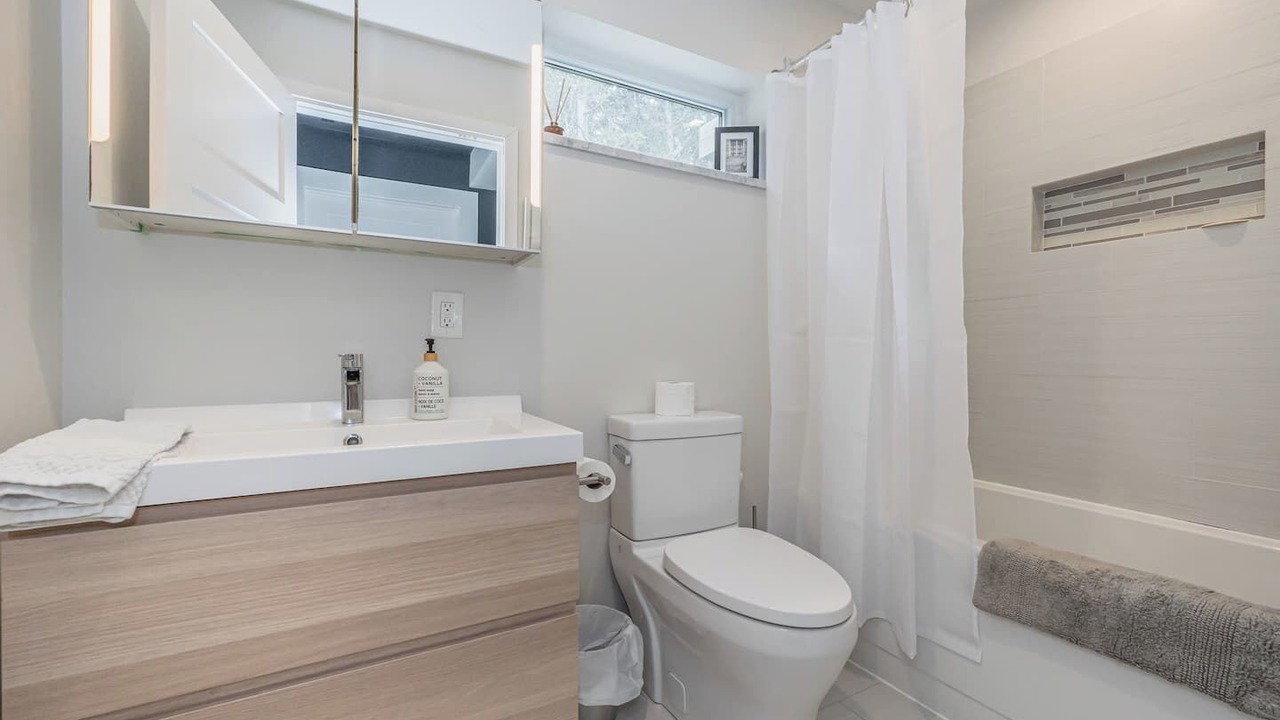 Photo of Bathroom in Tobermory