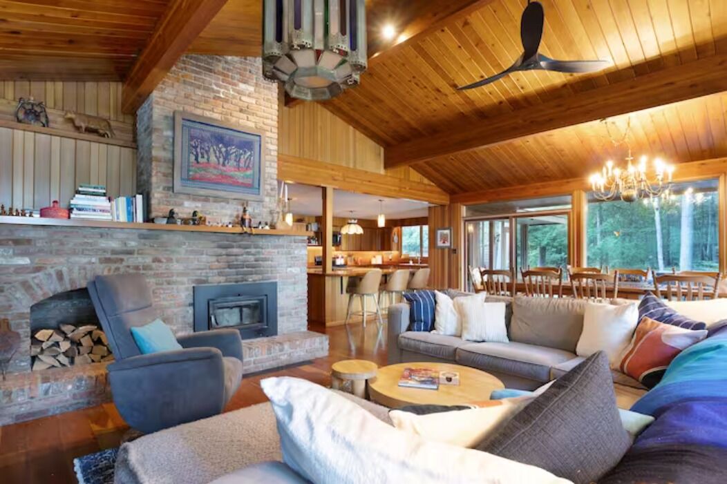 Photo of Livingroom in Kawartha Lakes