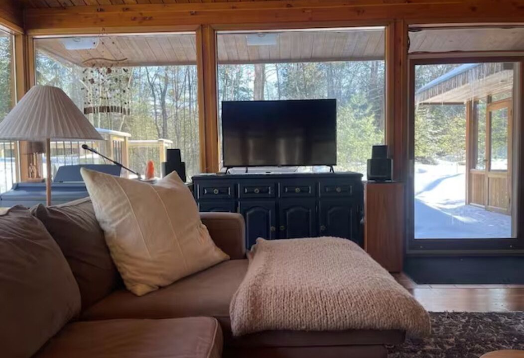 Photo of Livingroom in Kawartha Lakes
