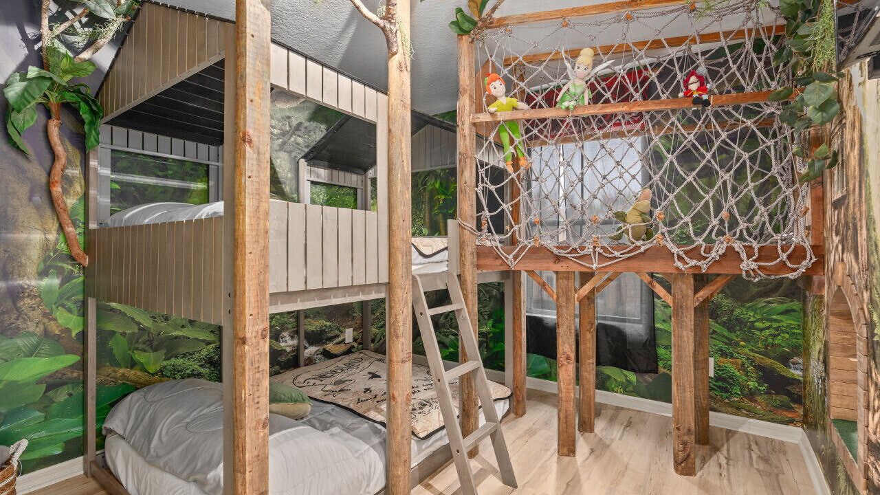 Photo of Bedroom in Regal Palms