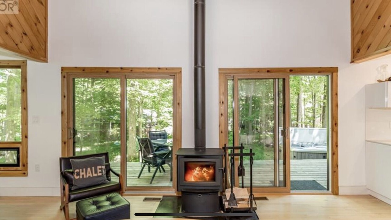 Photo of Livingroom in Oro-Medonte