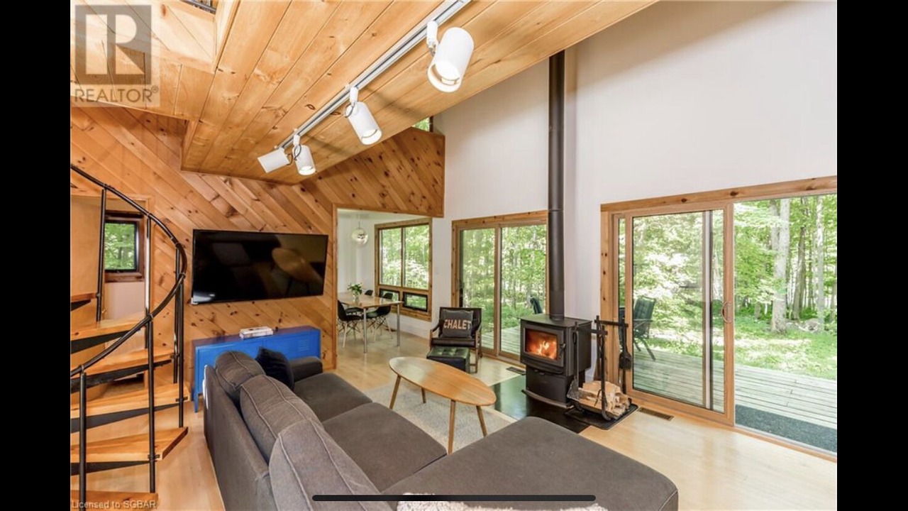 Photo of Livingroom in Oro-Medonte