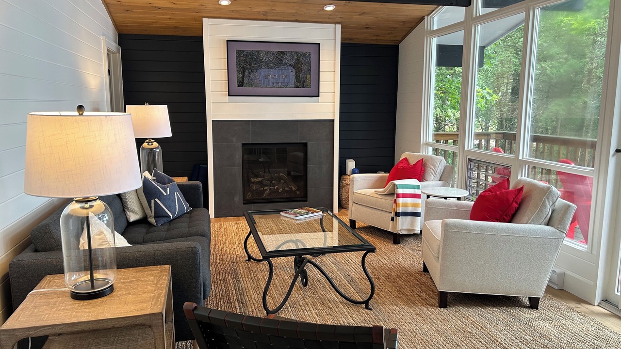 Photo of Livingroom in Muskoka Lakes