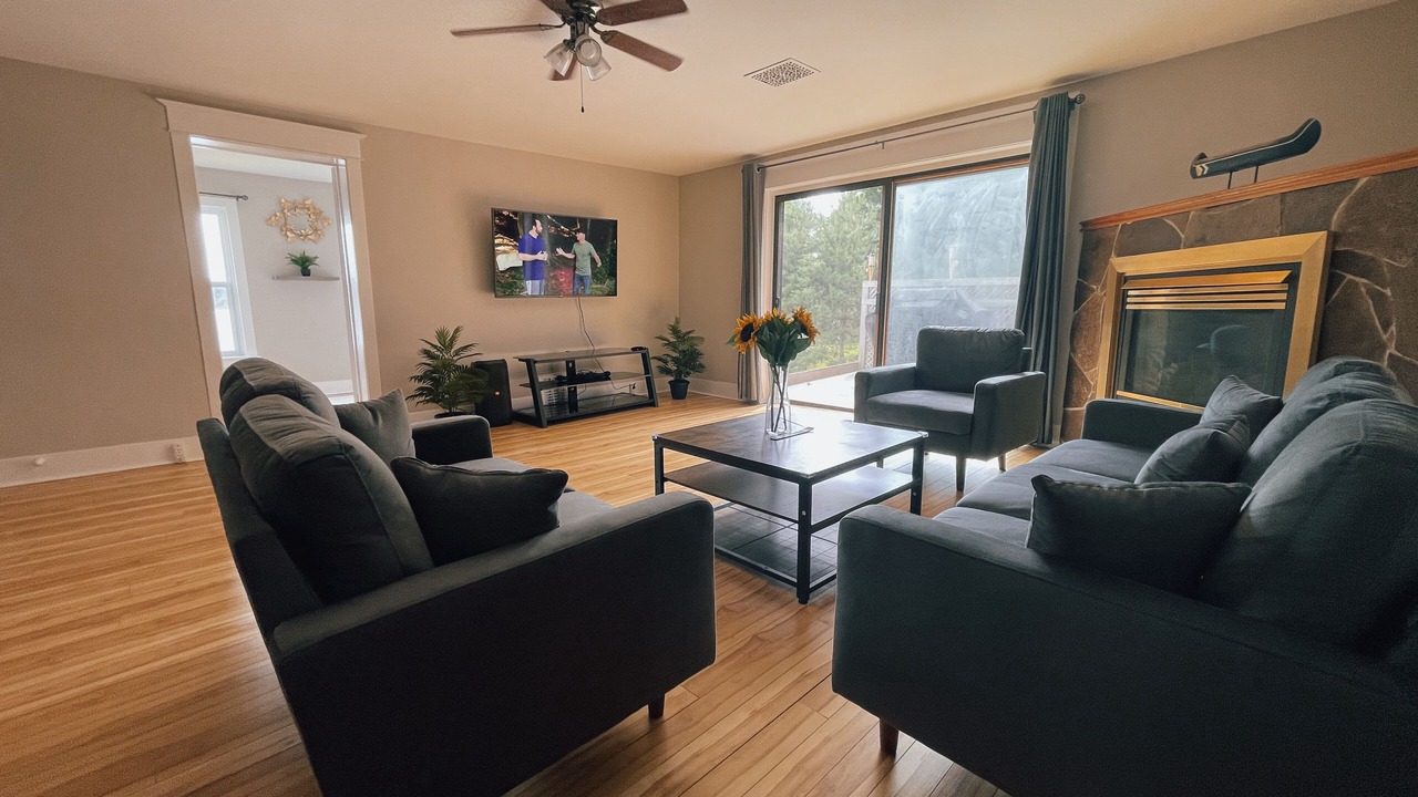 Photo of Livingroom in Haliburton